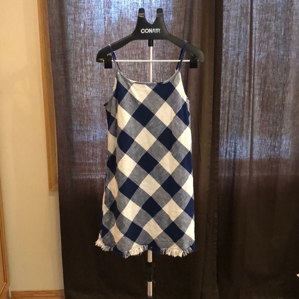 Very cute summer dress, pictures don’t do it justice!